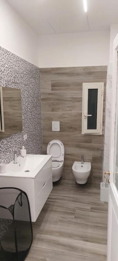 Casa Cosmedin Apartment Napoli Bagian luar foto