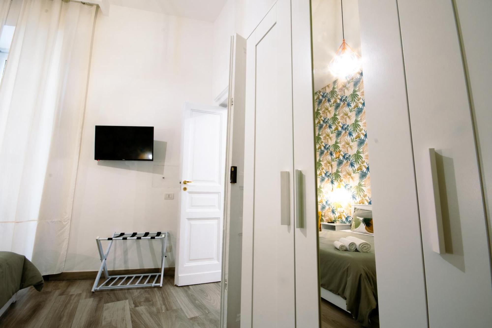 Casa Cosmedin Apartment Napoli Bagian luar foto